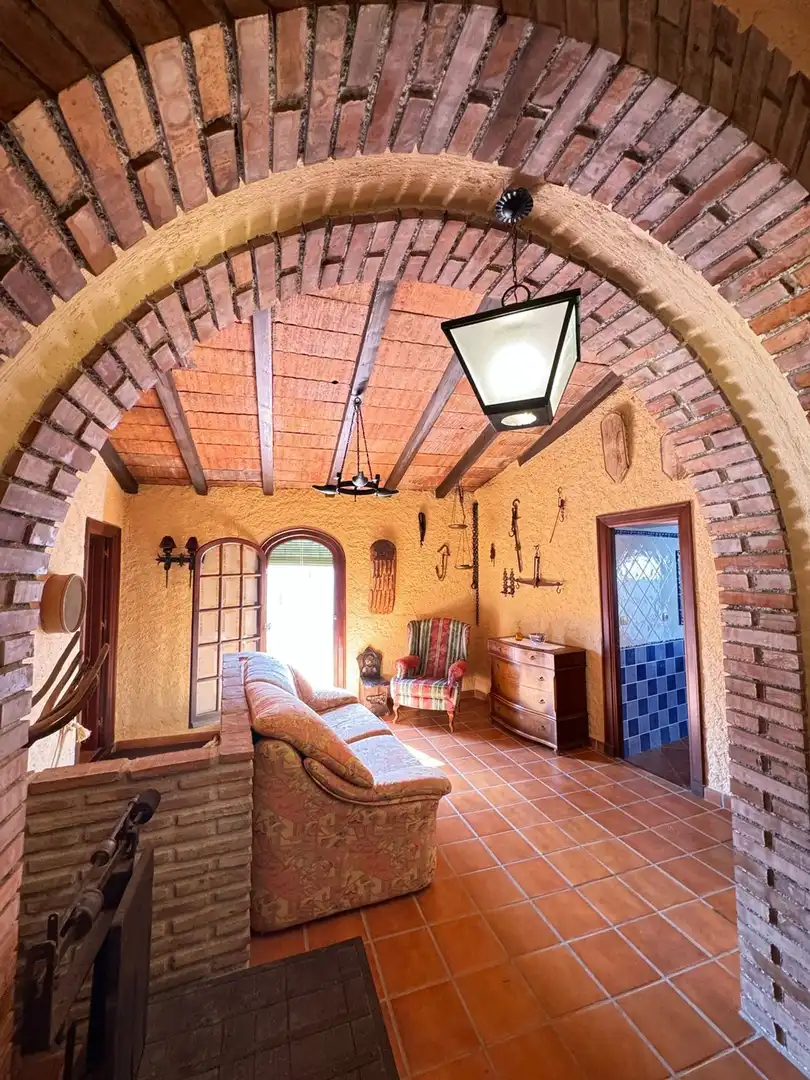 Casa rústica amb terrassa en venda a Feria 1
