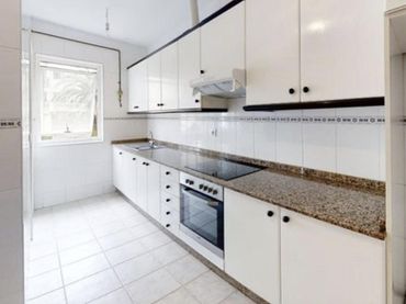 Appartamento con balcone in affitto a patiña