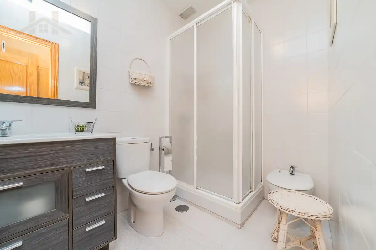 Bathroom of Houses for sale in Arroyomolinos (Madrid)  with Air Conditioner, Heating and Private garden