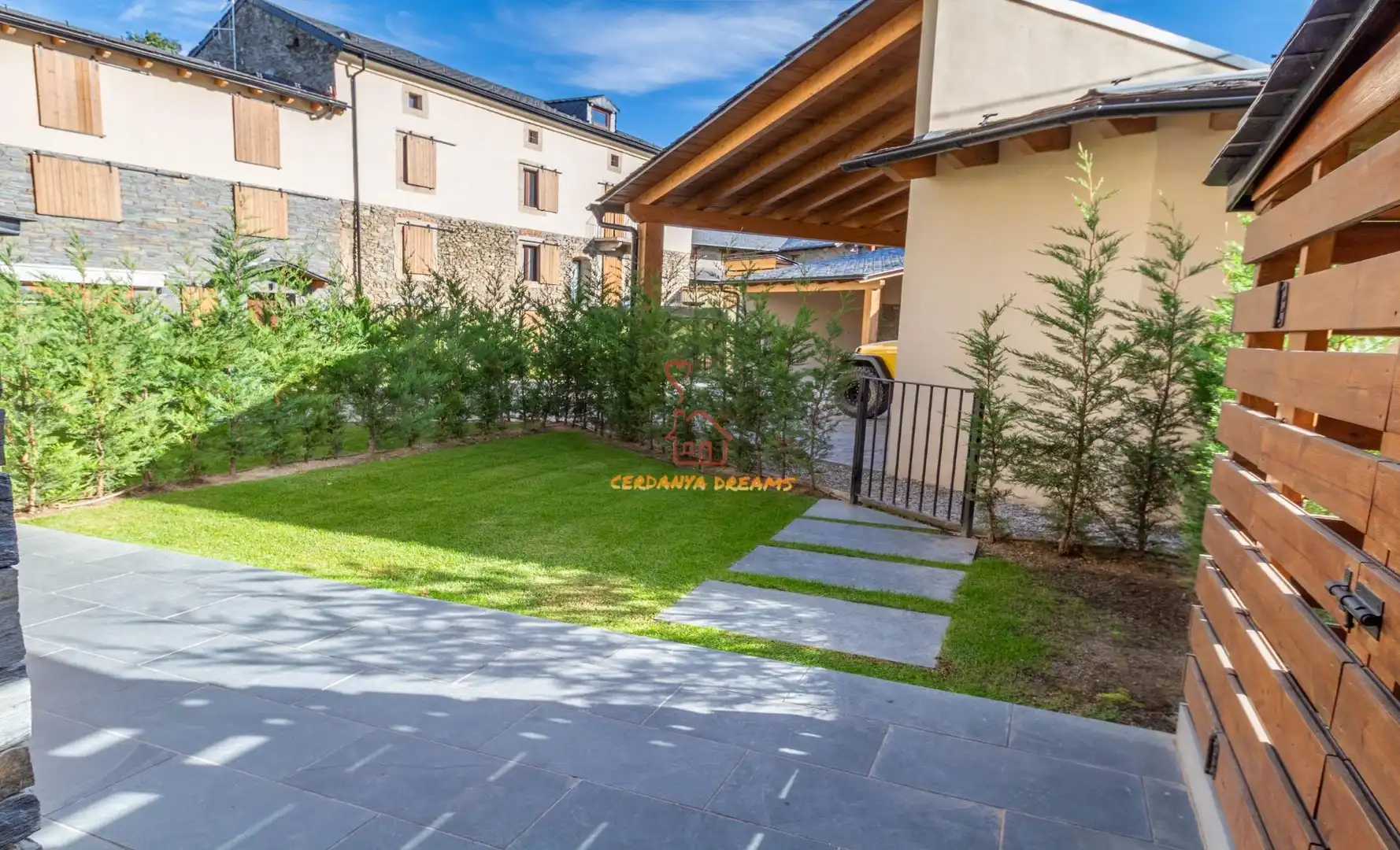 Jardí de Casa adosada en venda en Fontanals de Cerdanya amb Calefacció, Jardí privat i Parquet