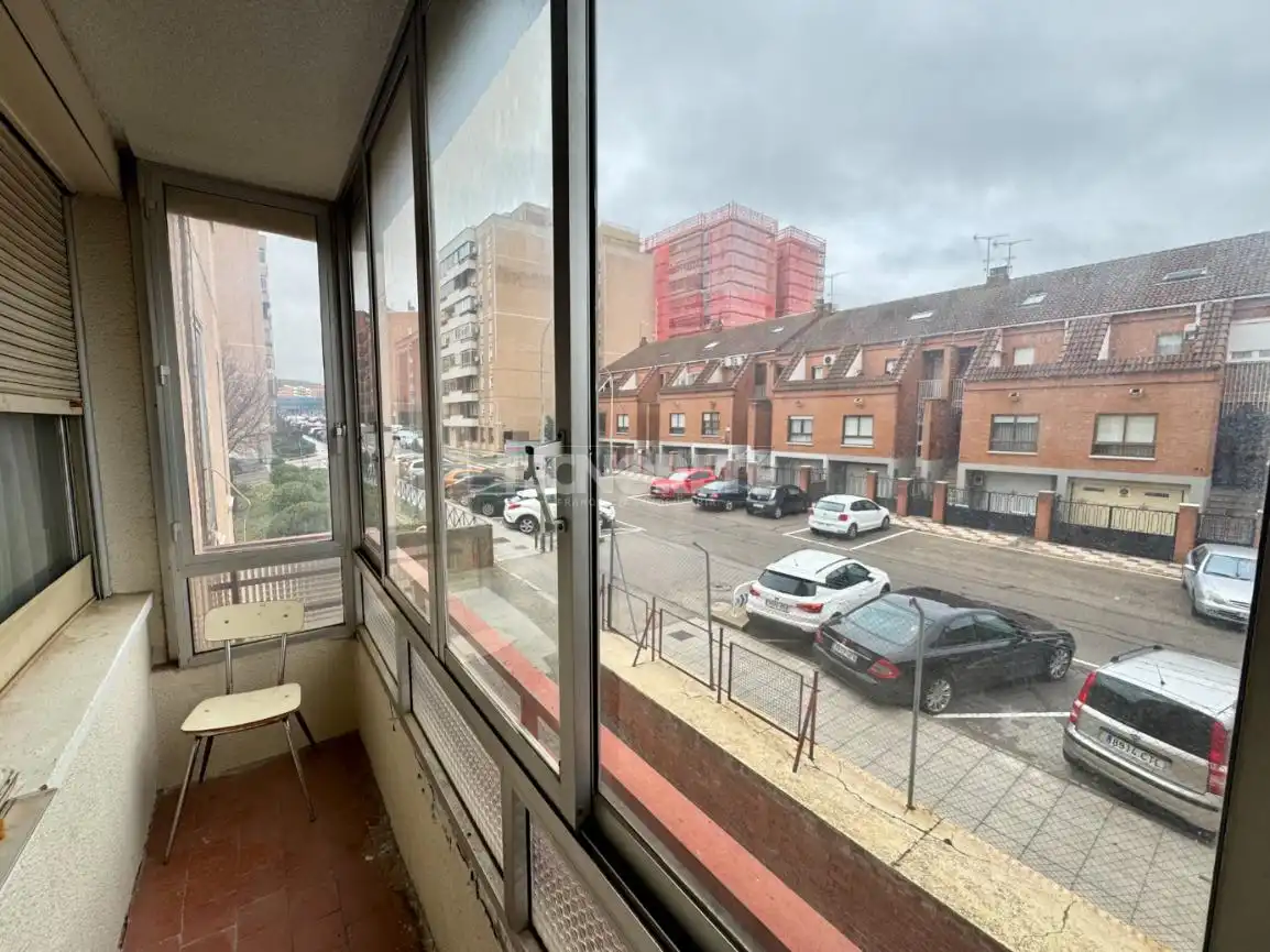 Vista exterior de Piso en venta en Guadalajara con Amueblado