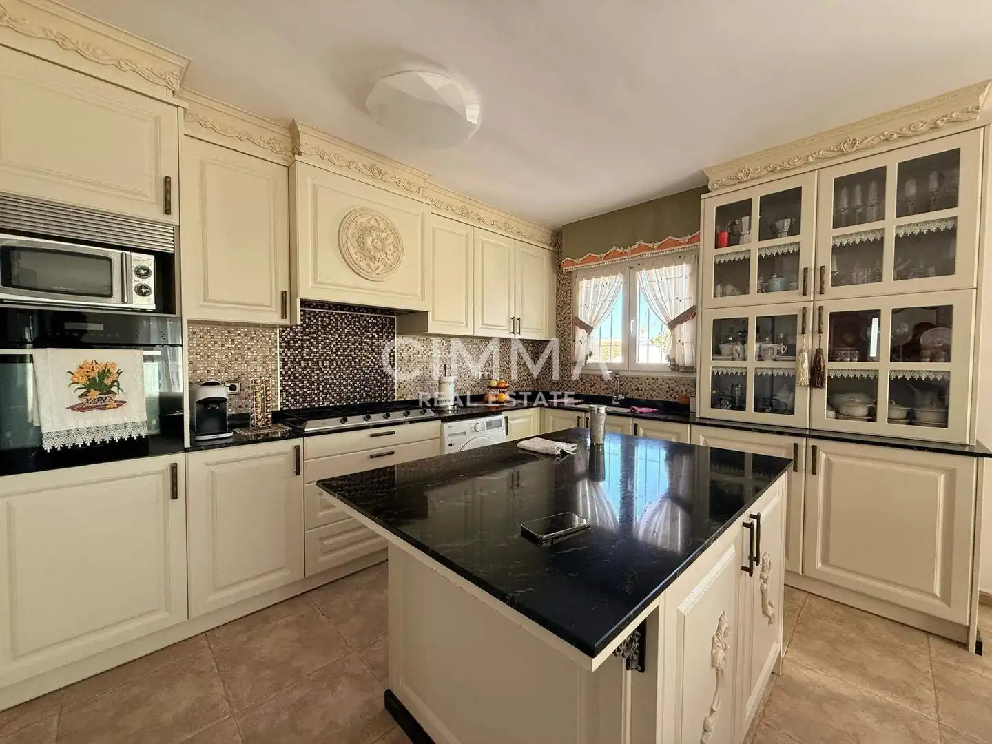 Cocina de Casa o chalet en venta en La Nucia con Aire acondicionado, Jardín privado y Terraza