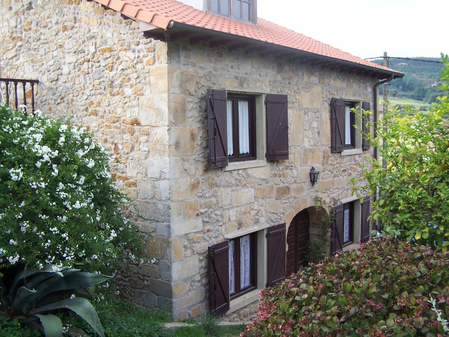 Vista exterior de Casa o xalet en venda en Bárcena de Cicero amb Calefacció i Moblat