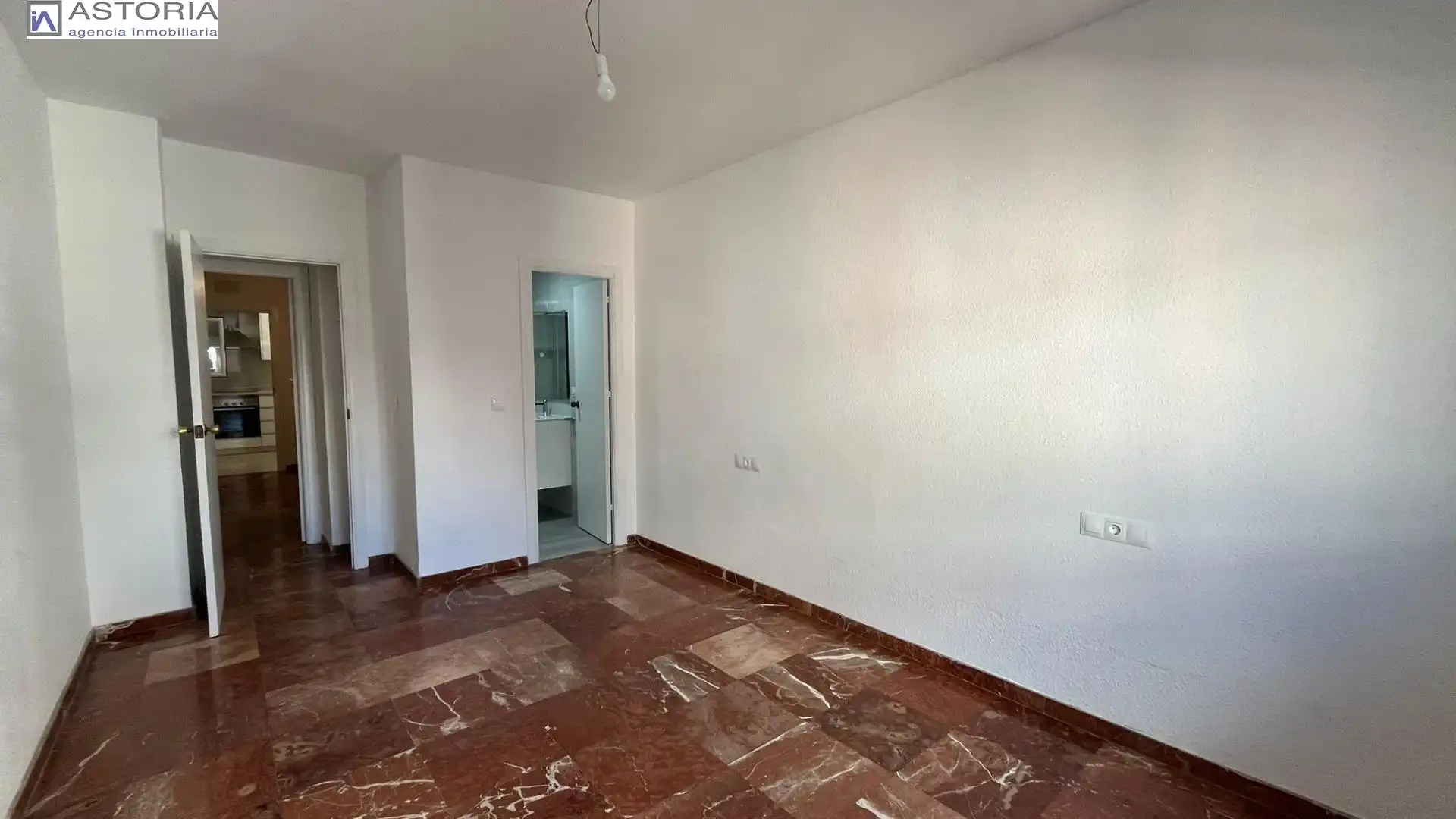 Piso de alquiler en Granada con Terraza