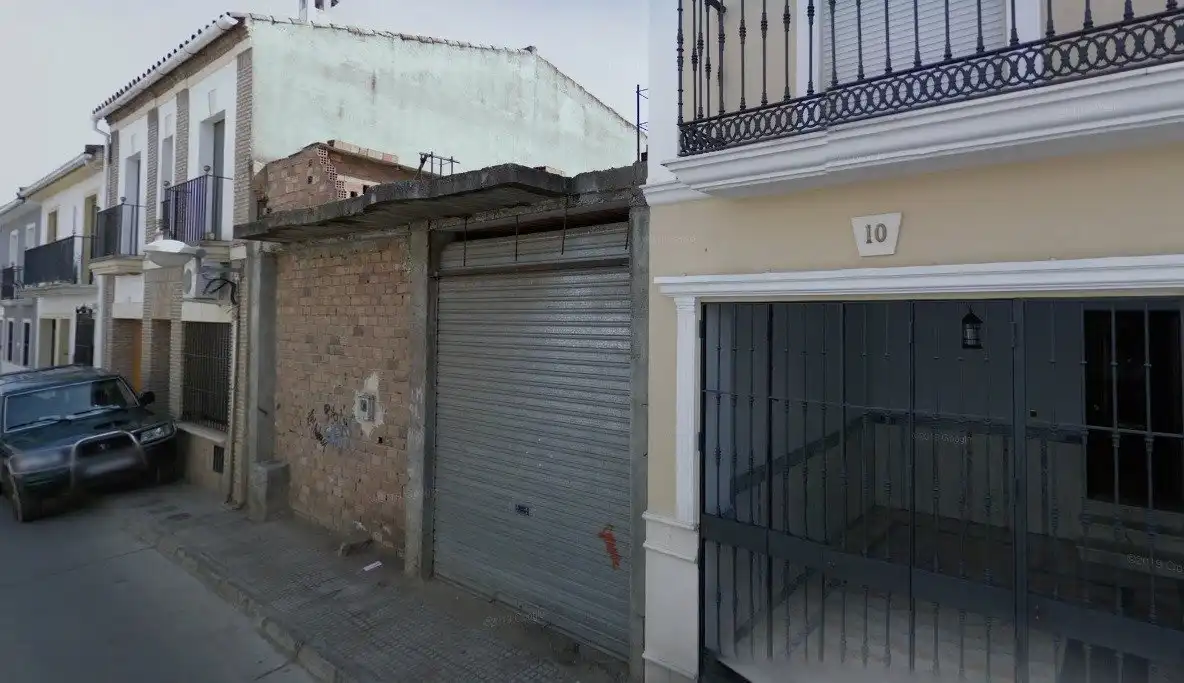 Parking of Commercial properties for sale in El Valle
