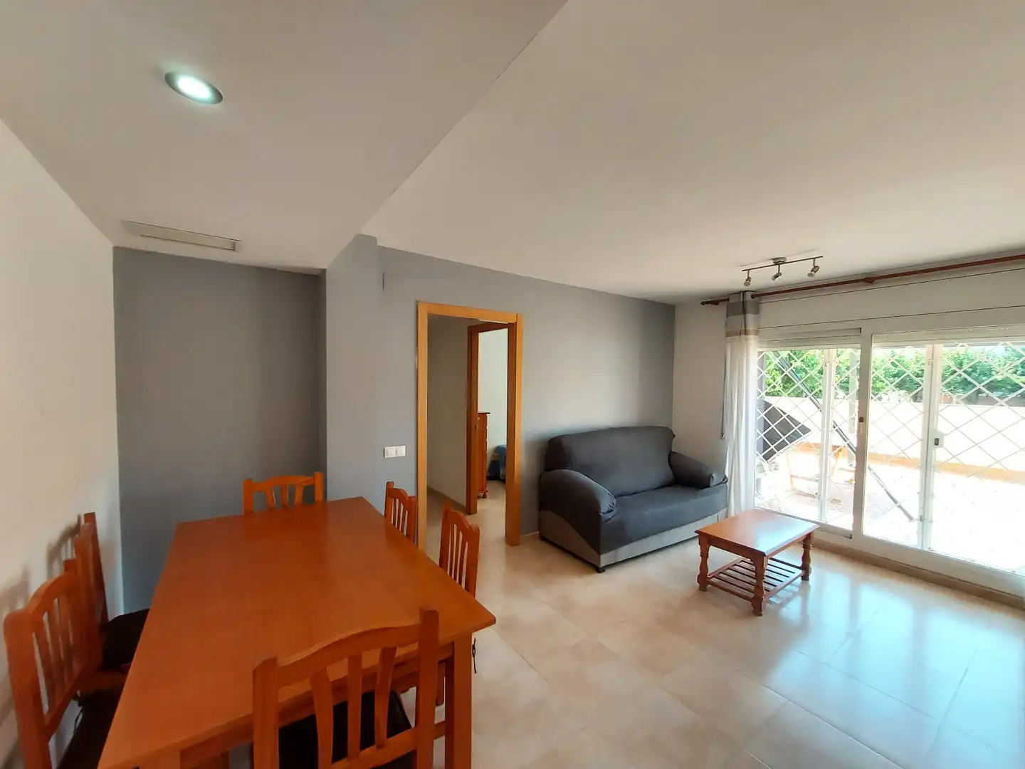 Sala d'estar de Planta baixa de lloguer en El Vendrell amb Aire condicionat, Calefacció i Jardí privat