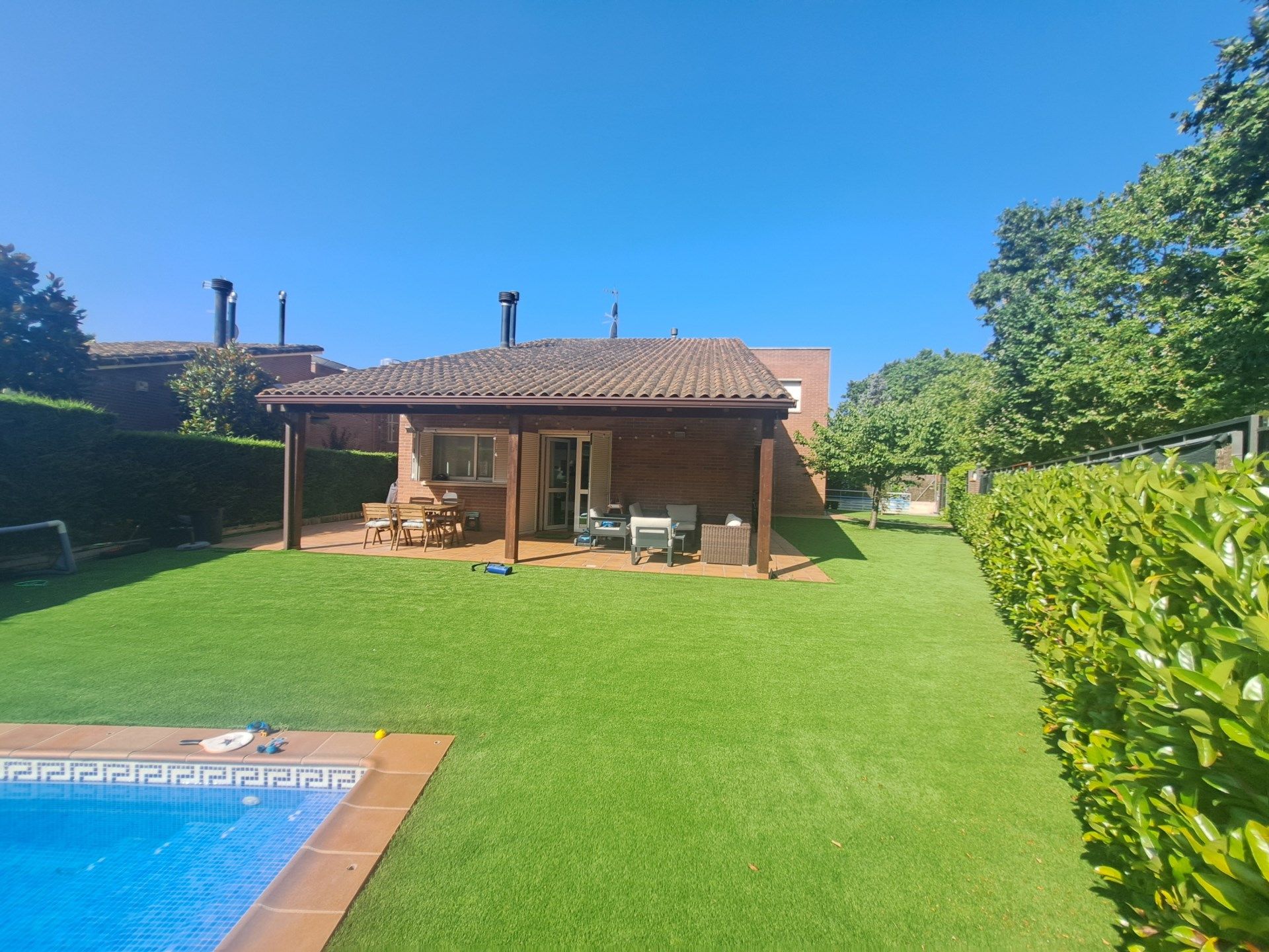 Jardí de Casa o xalet en venda en Sant Cugat del Vallès amb Calefacció, Traster i Piscina