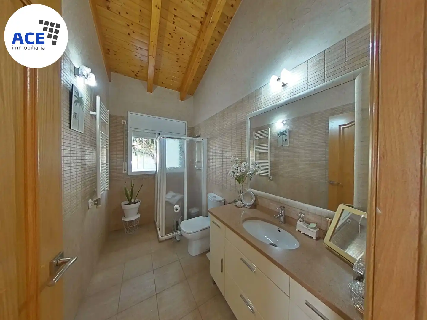 Bathroom of Houses for sale in Rubí  with Air Conditioner, Heating and Parquet flooring