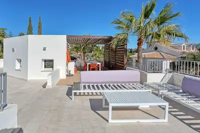 Terrassa de Casa o xalet en venda en Marbella amb Aire condicionat, Calefacció i Jardí privat