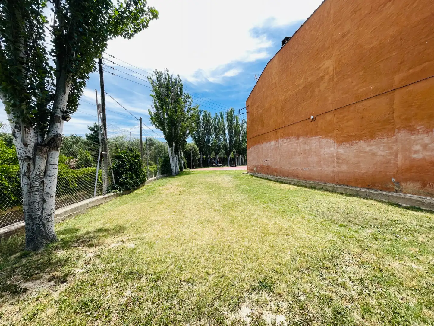 Flat for sale in Cadrete  with Air Conditioner, Heating and Private garden