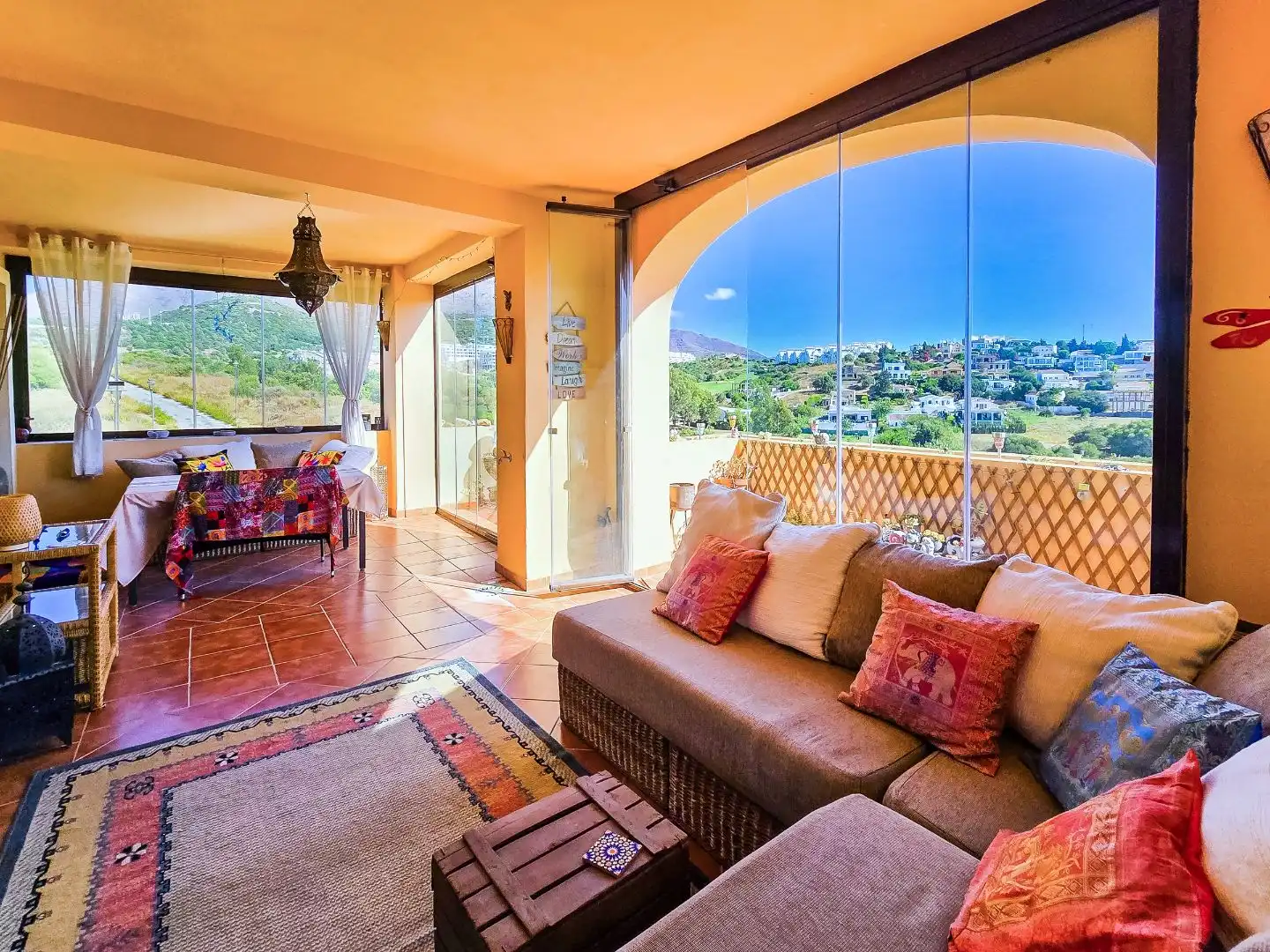 Sala de estar de Piso en venta en Estepona con Aire acondicionado, Terraza y Balcón