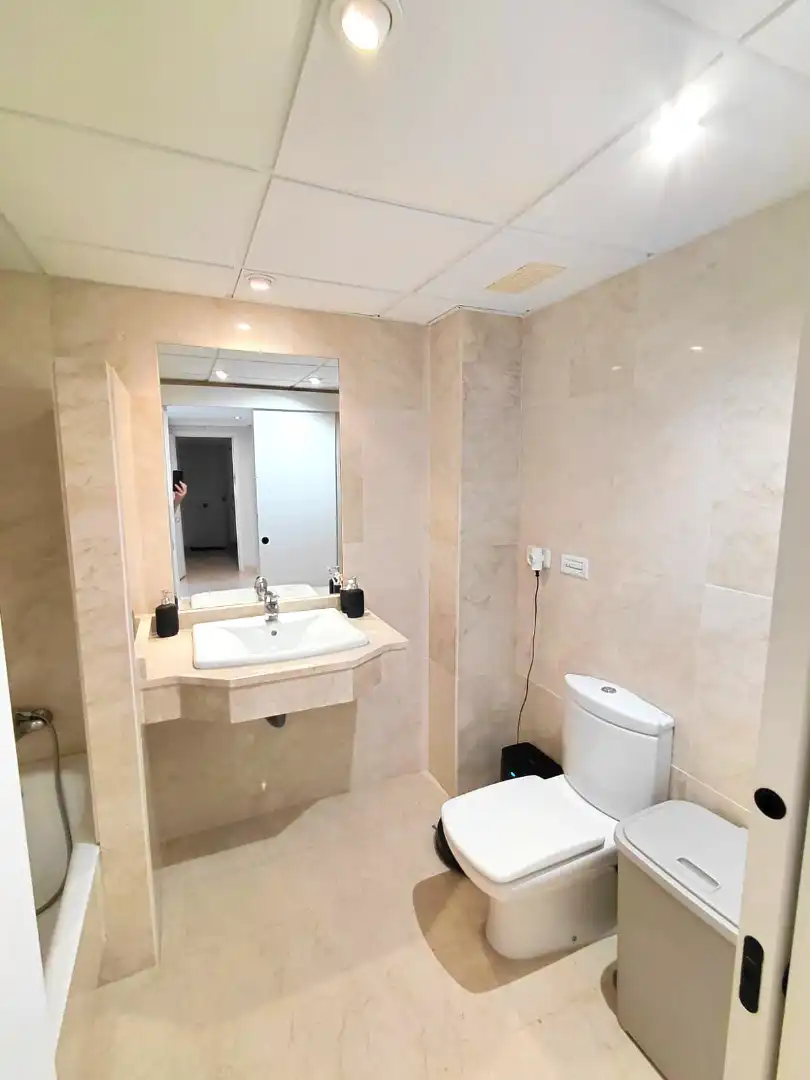 Baño de Piso en venta en Marbella con Aire acondicionado, Calefacción y Terraza