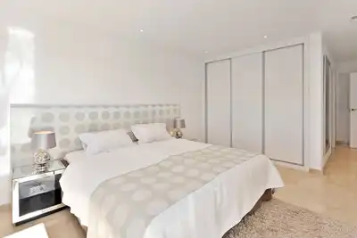 Dormitori de Casa o xalet en venda en Marbella amb Aire condicionat, Calefacció i Jardí privat