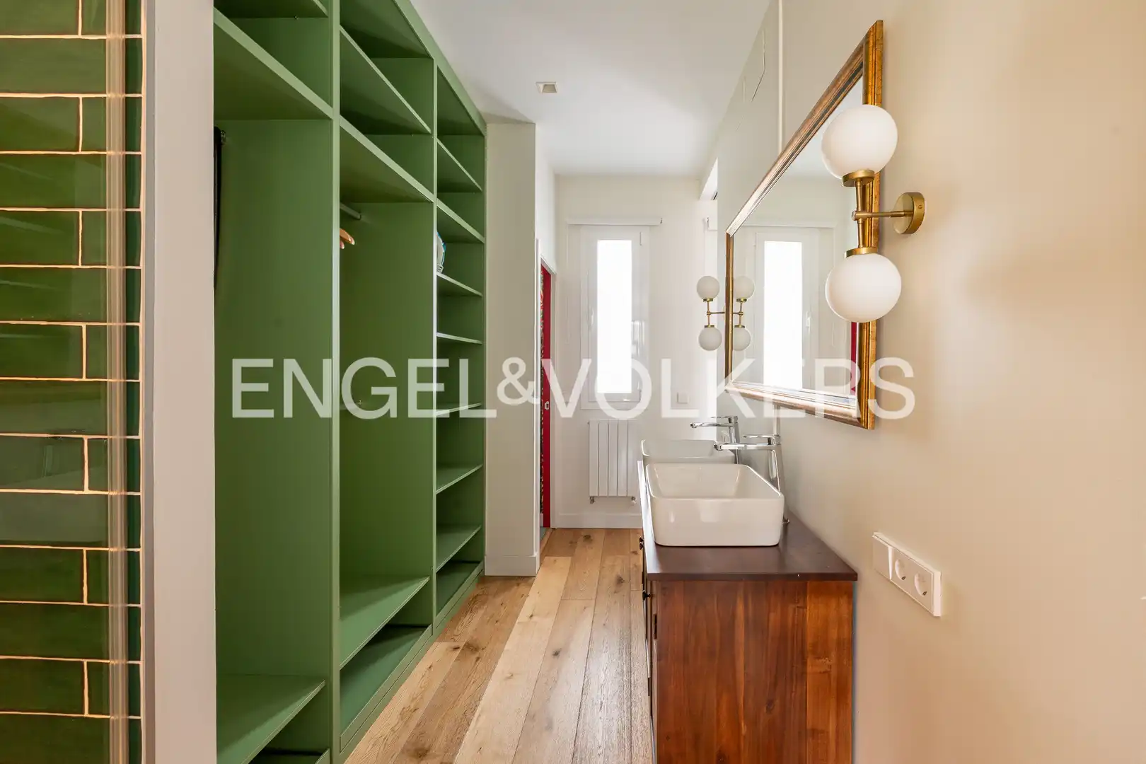 Flat for rent in Madrid  with Air Conditioner, Heating and Furnished