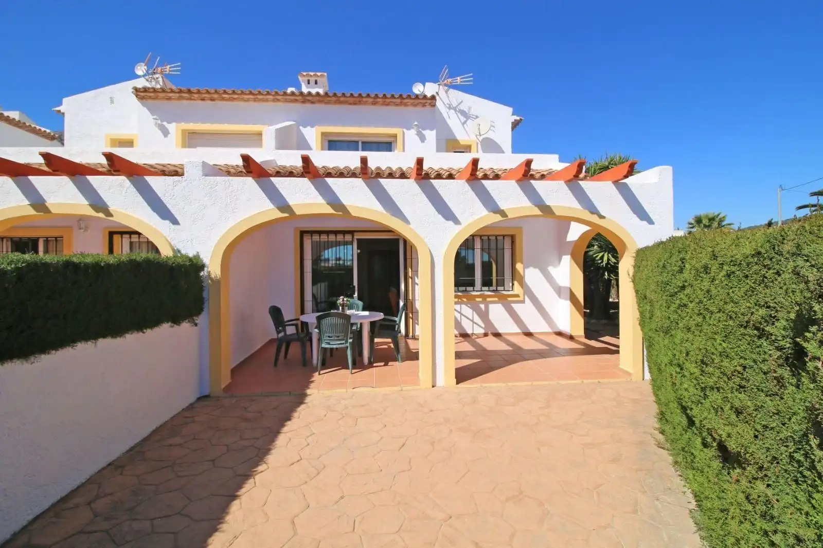 Terrassa de Casa adosada en venda en Calpe / Calp amb Aire condicionat, Calefacció i Jardí privat