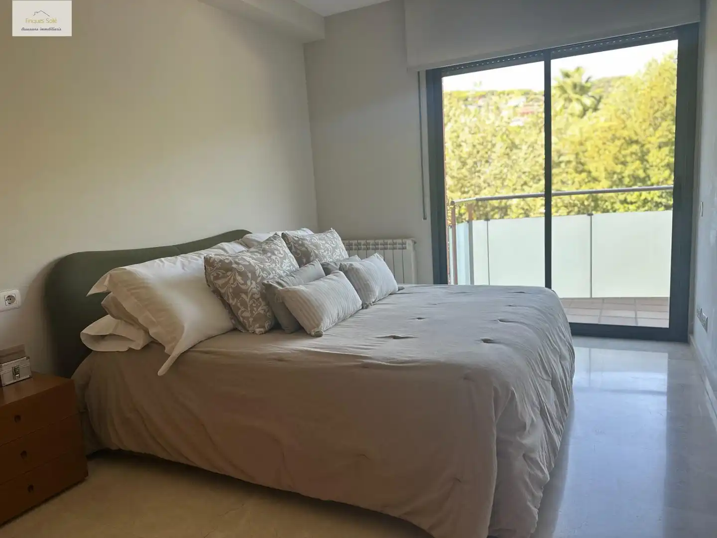 Schlafzimmer von Einfamilien-Reihenhaus zum Verkauf in Cabrils mit Klimaanlage, Heizung und Privatgarten