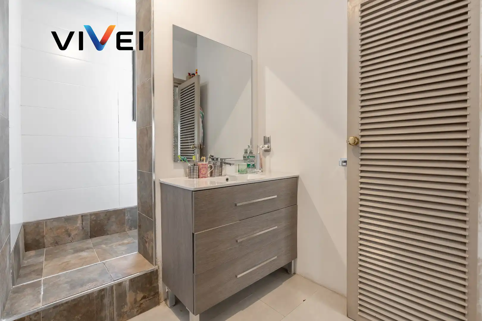 Badezimmer von Dachboden zum Verkauf in Madrid mit Klimaanlage, Heizung und Terrasse