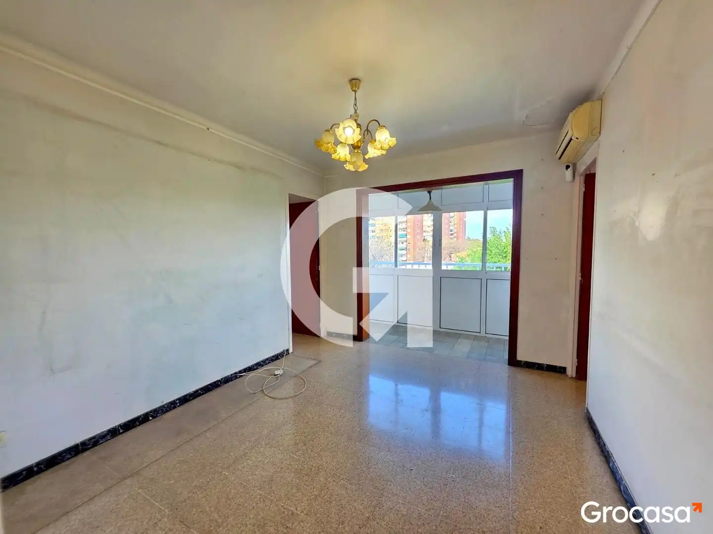 Living room of Flat for sale in Cornellà de Llobregat  with Air Conditioner, Heating and Oven
