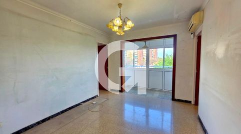 Foto 4 de Piso en venta en Pz Reus, La Gavarra, Cornellà de Llobregat