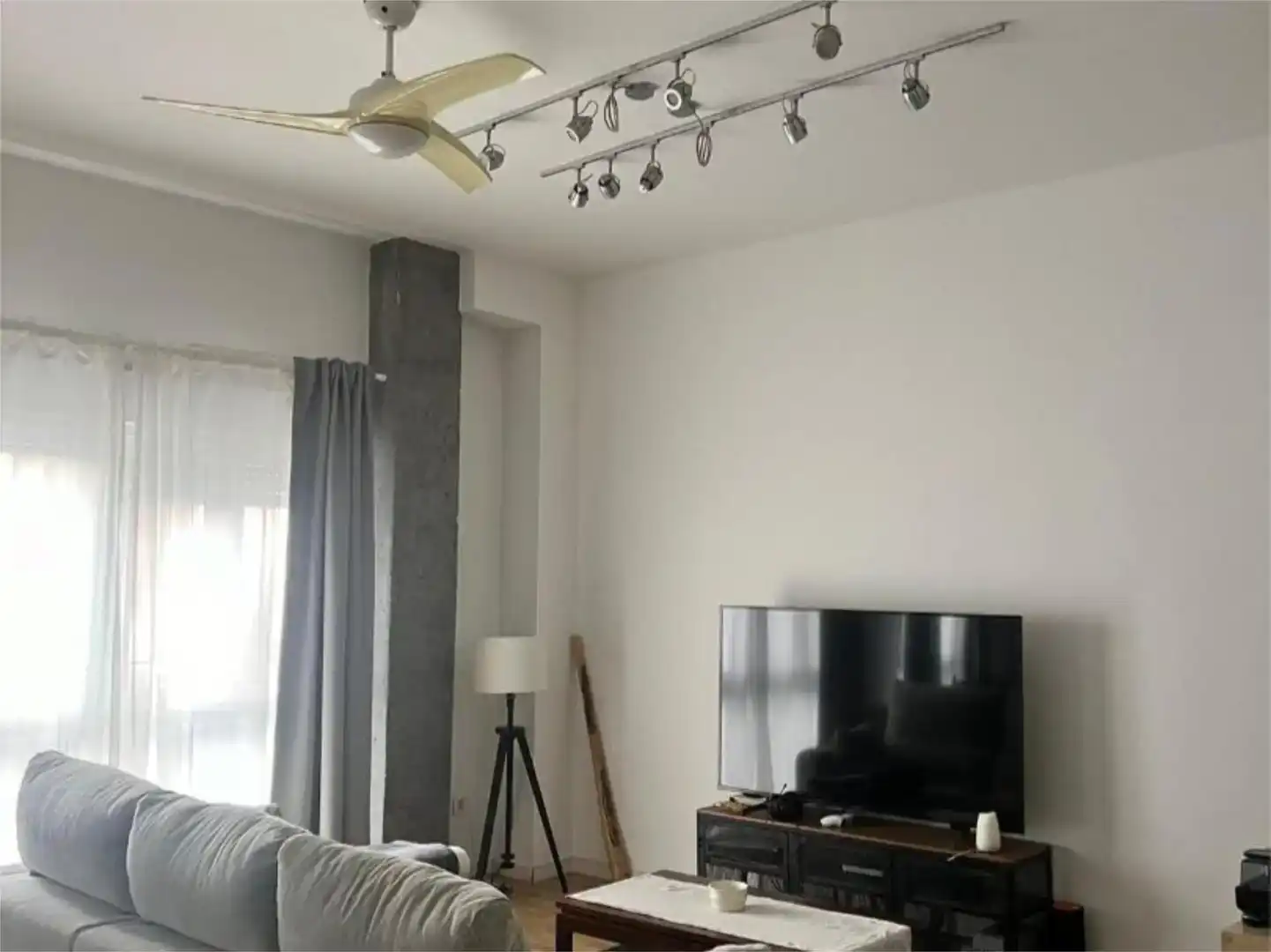Wohnzimmer von Wohnung zur Miete in  Madrid Capital mit Klimaanlage