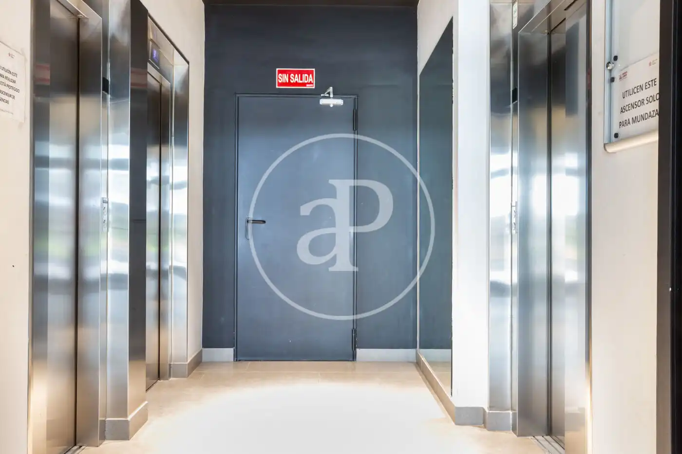 Parking de Piso en venta en Valencia con Aire acondicionado, Calefacción y Jardín privado