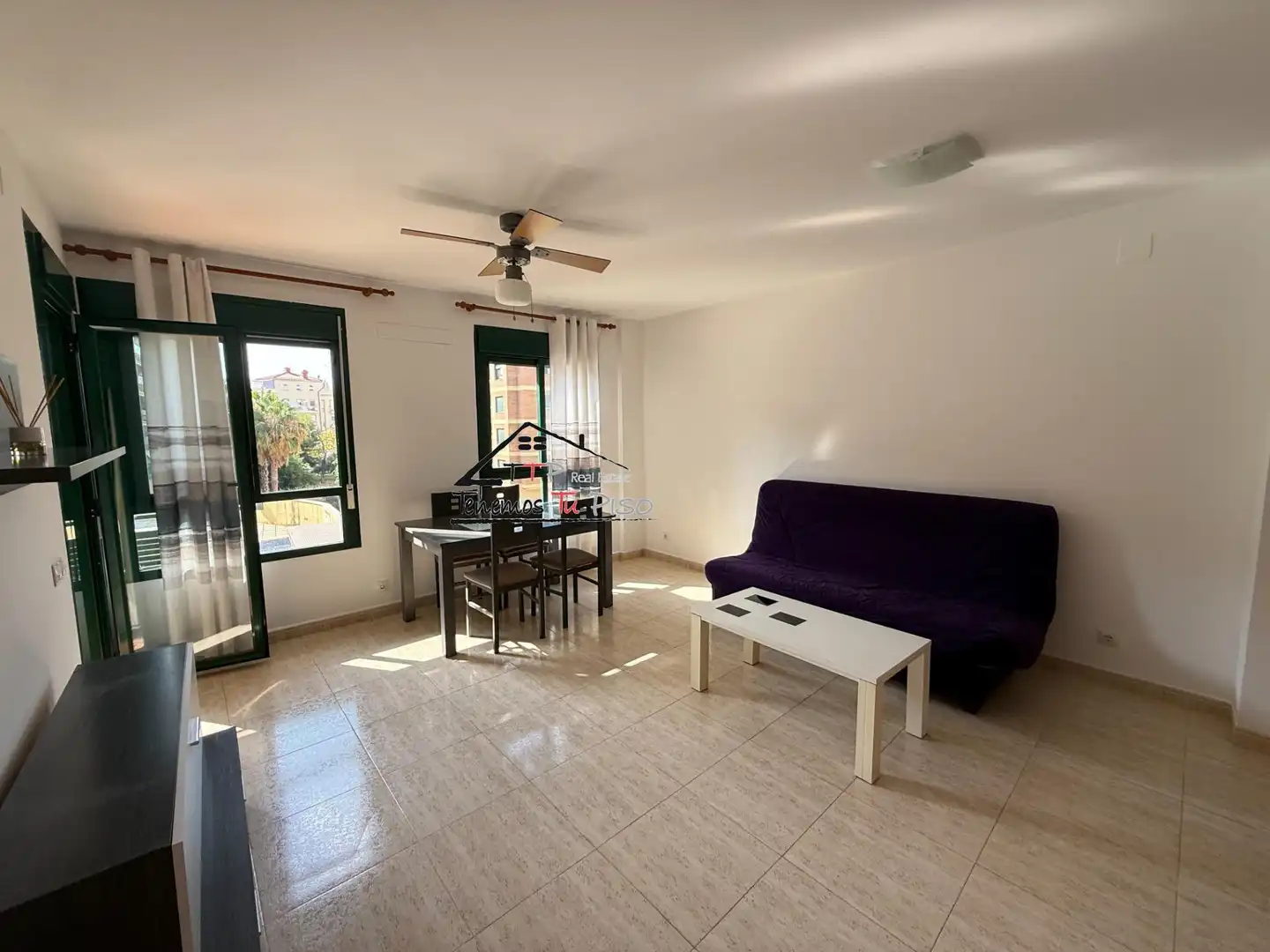Sala de estar de Apartamento en venta en Benicarló con Terraza, Trastero y Amueblado