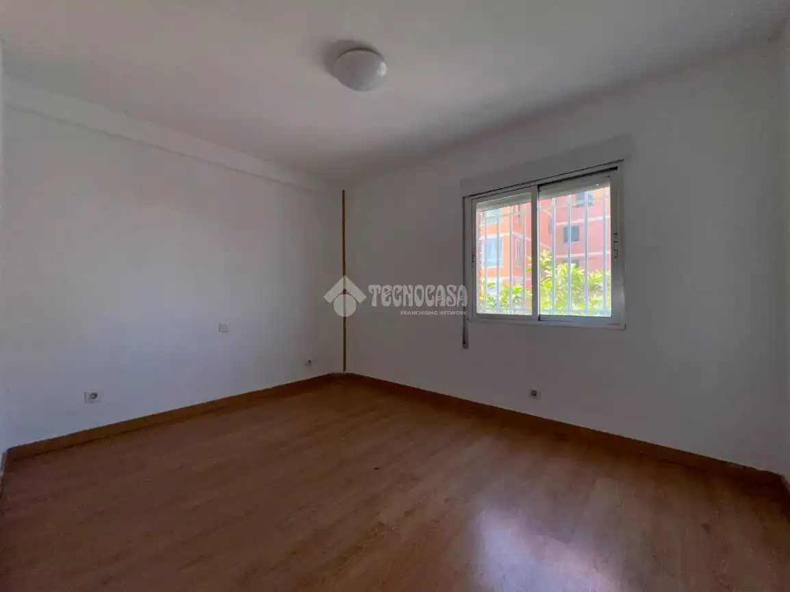 Habitación de Piso en venta en Madrid con Terraza y Balcón