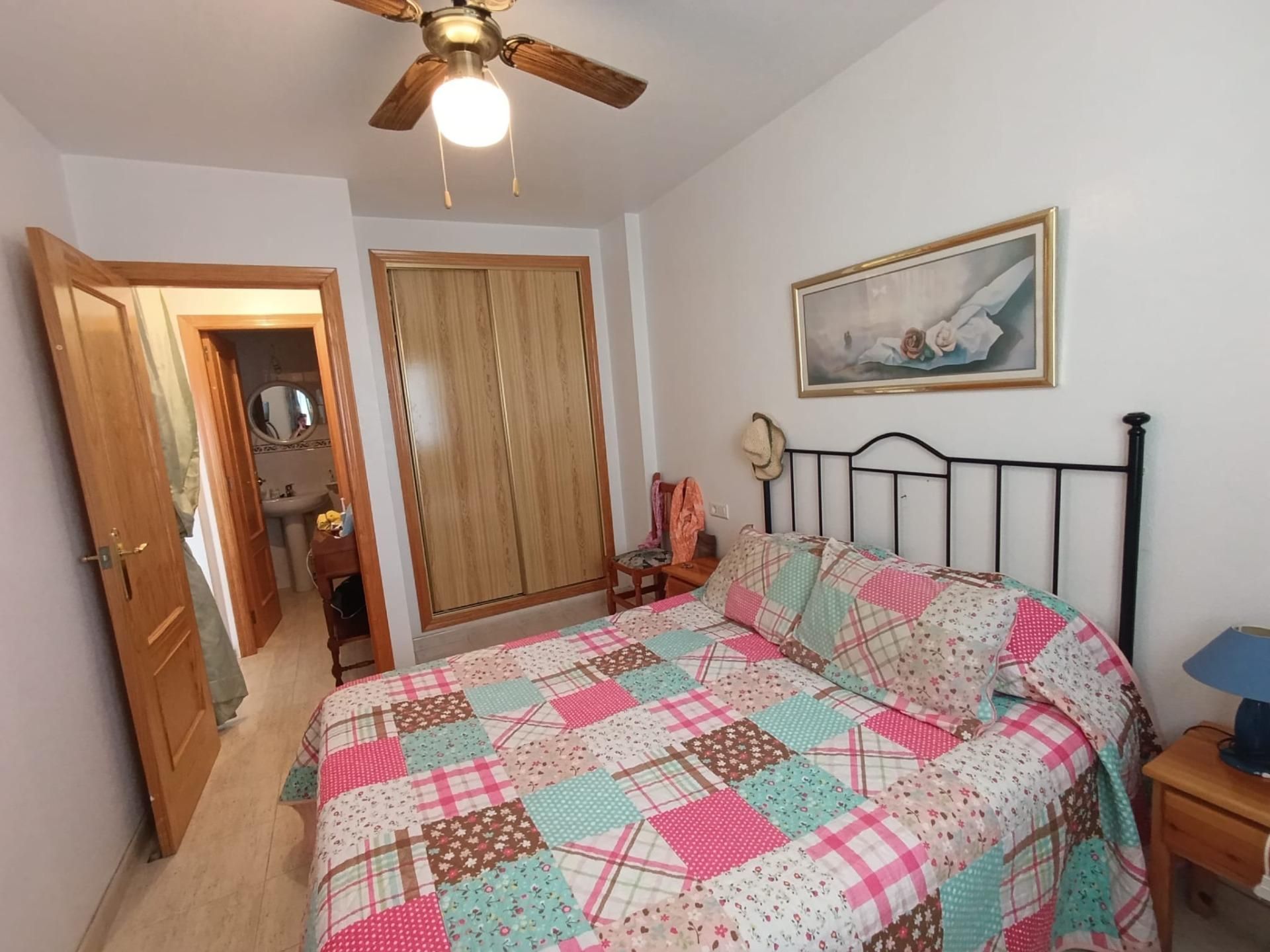 Dormitori de Apartament en venda en Villajoyosa / La Vila Joiosa amb Terrassa i Piscina comunitària
