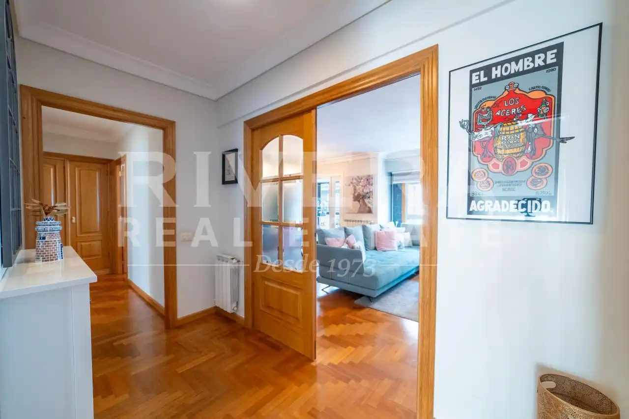 Piso en venta en Vigo  con Calefacción, Parquet y Terraza