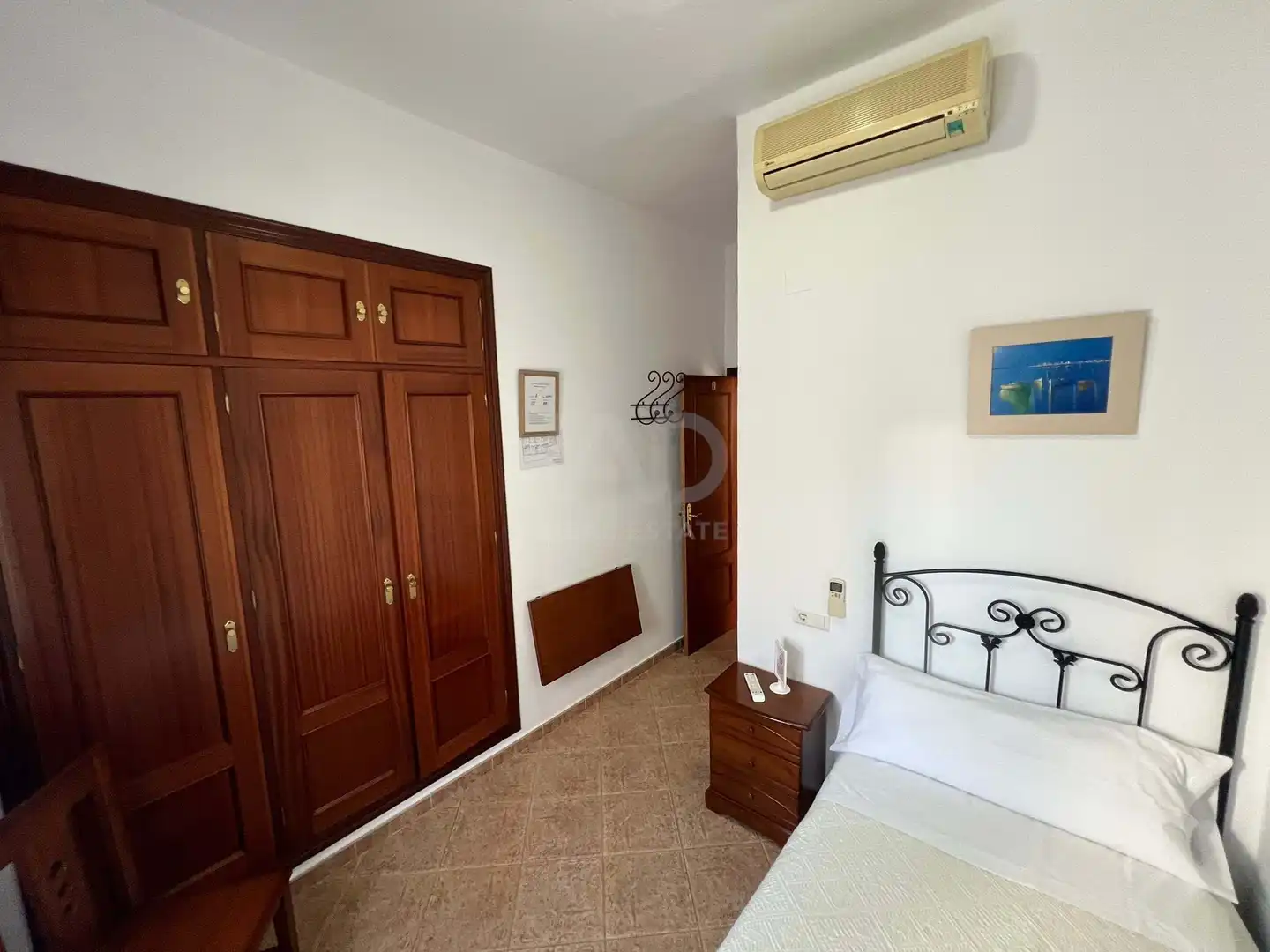 Habitación de Local en venta en Villablanca