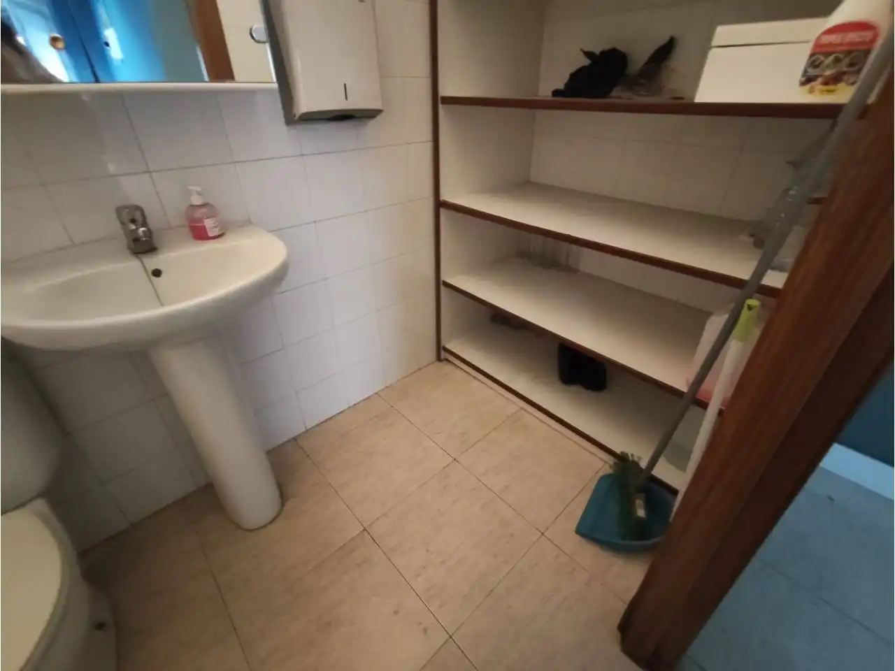 Local de lloguer a Calle Josep Maria de Sagarra, 73, Font Verda