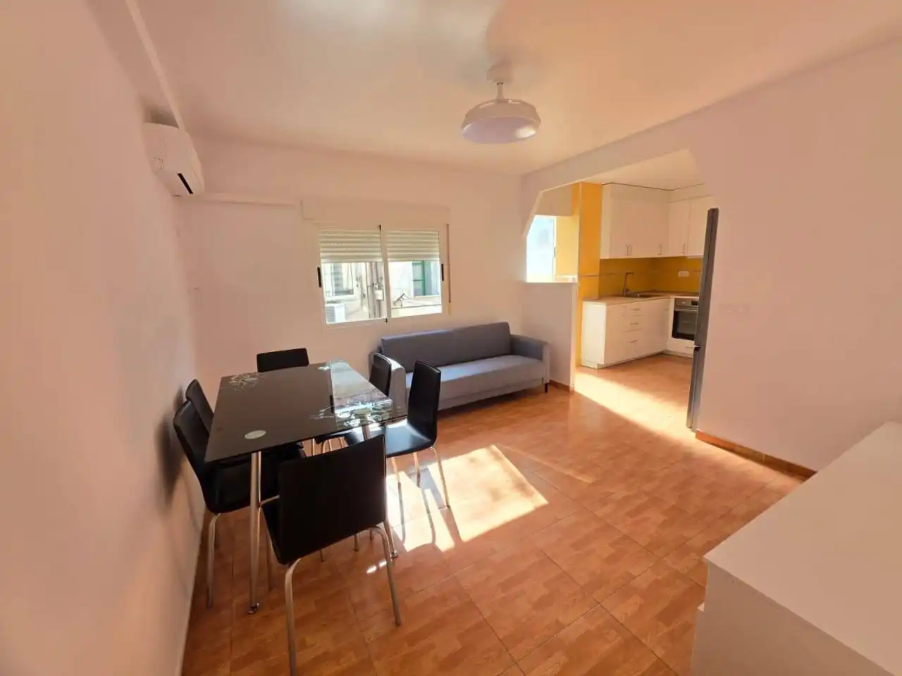 Flat with balcony for sale in Calle Cánovas del Castillo, imagen 2
