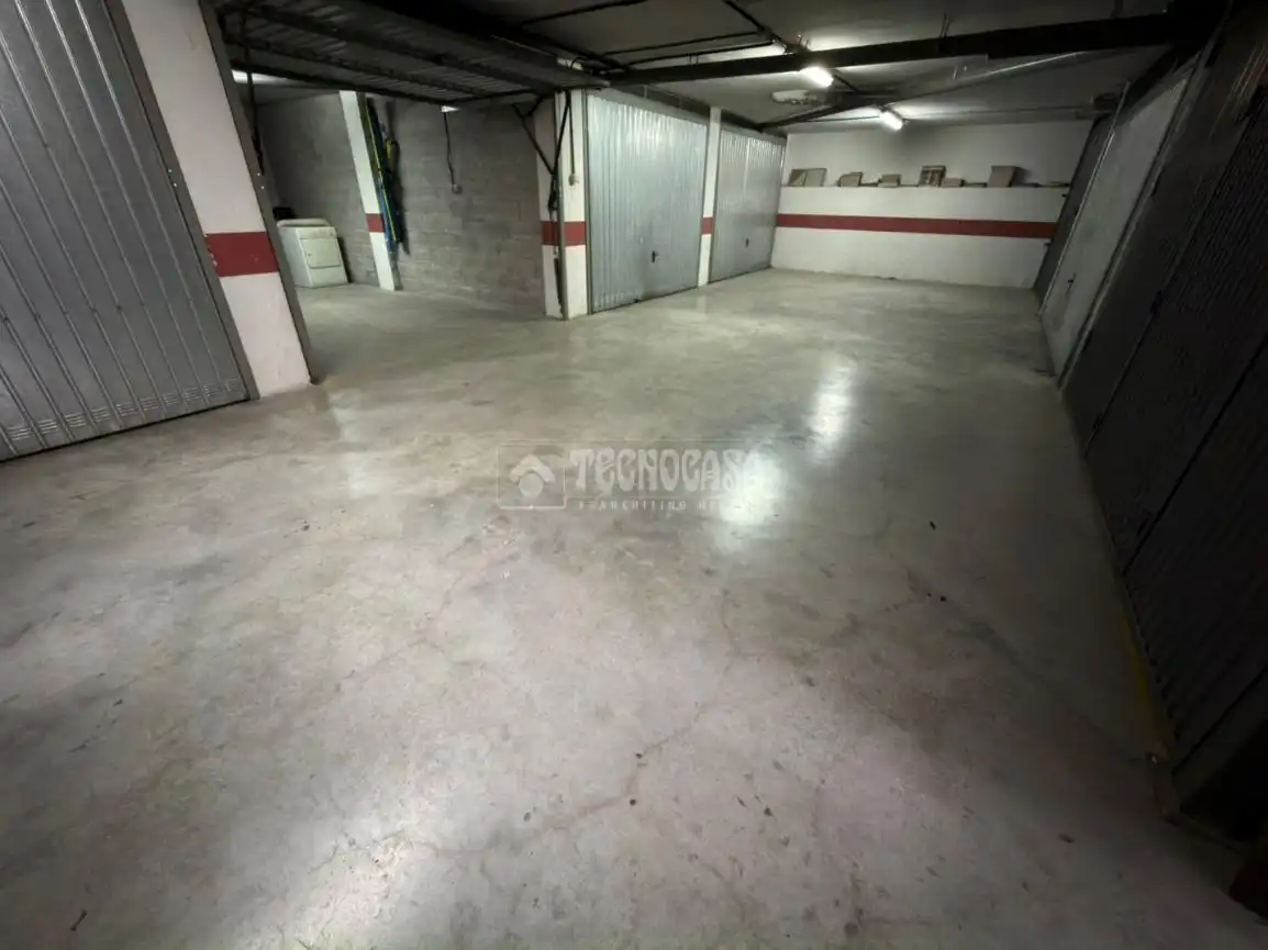 Garage for sale in Armilla