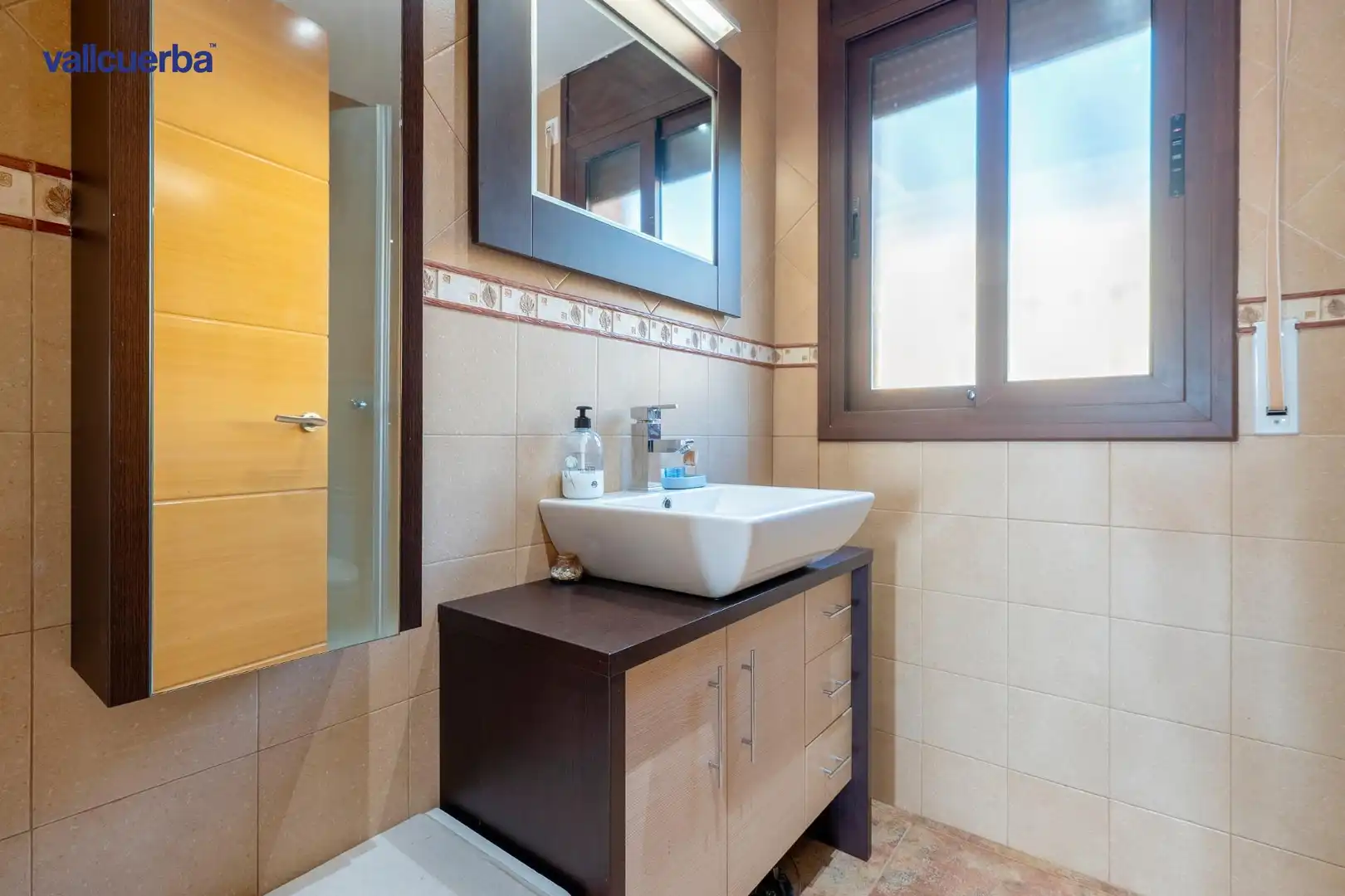 Baño de Casa adosada en venta en Riudecanyes con Aire acondicionado, Calefacción y Jardín privado