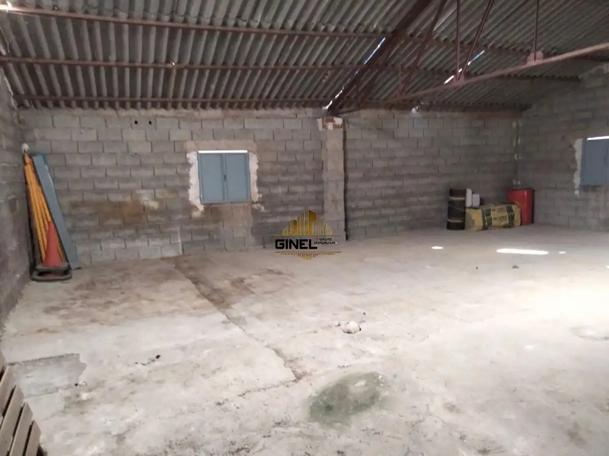 Nau industrial en venda en Jaén