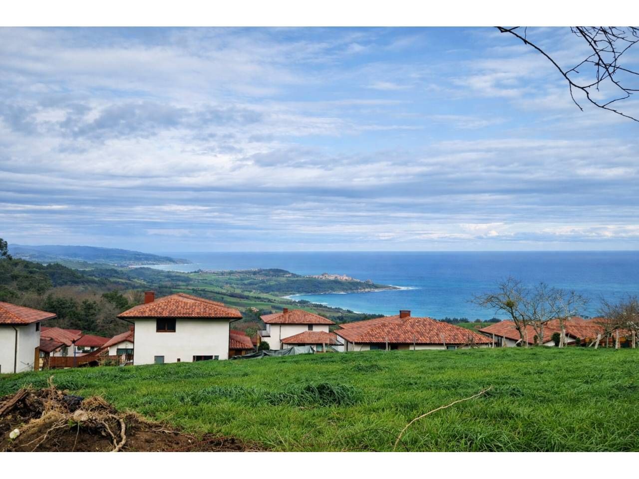 Vista exterior de Casa adosada en venta en Comillas (Cantabria) con Calefacción, Jardín privado y Terraza
