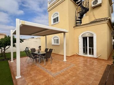 Casa amb jardí en venda a N/A
