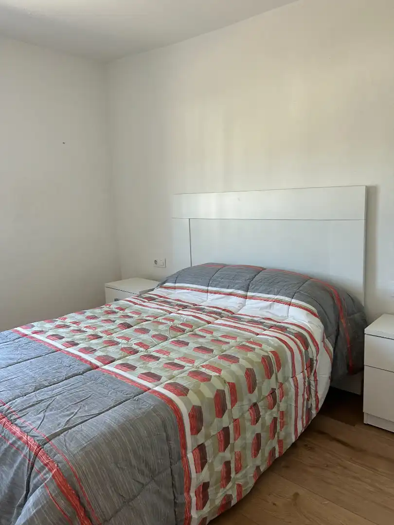 Bedroom of Flat for rent in Santiago de Compostela   with Furnished
