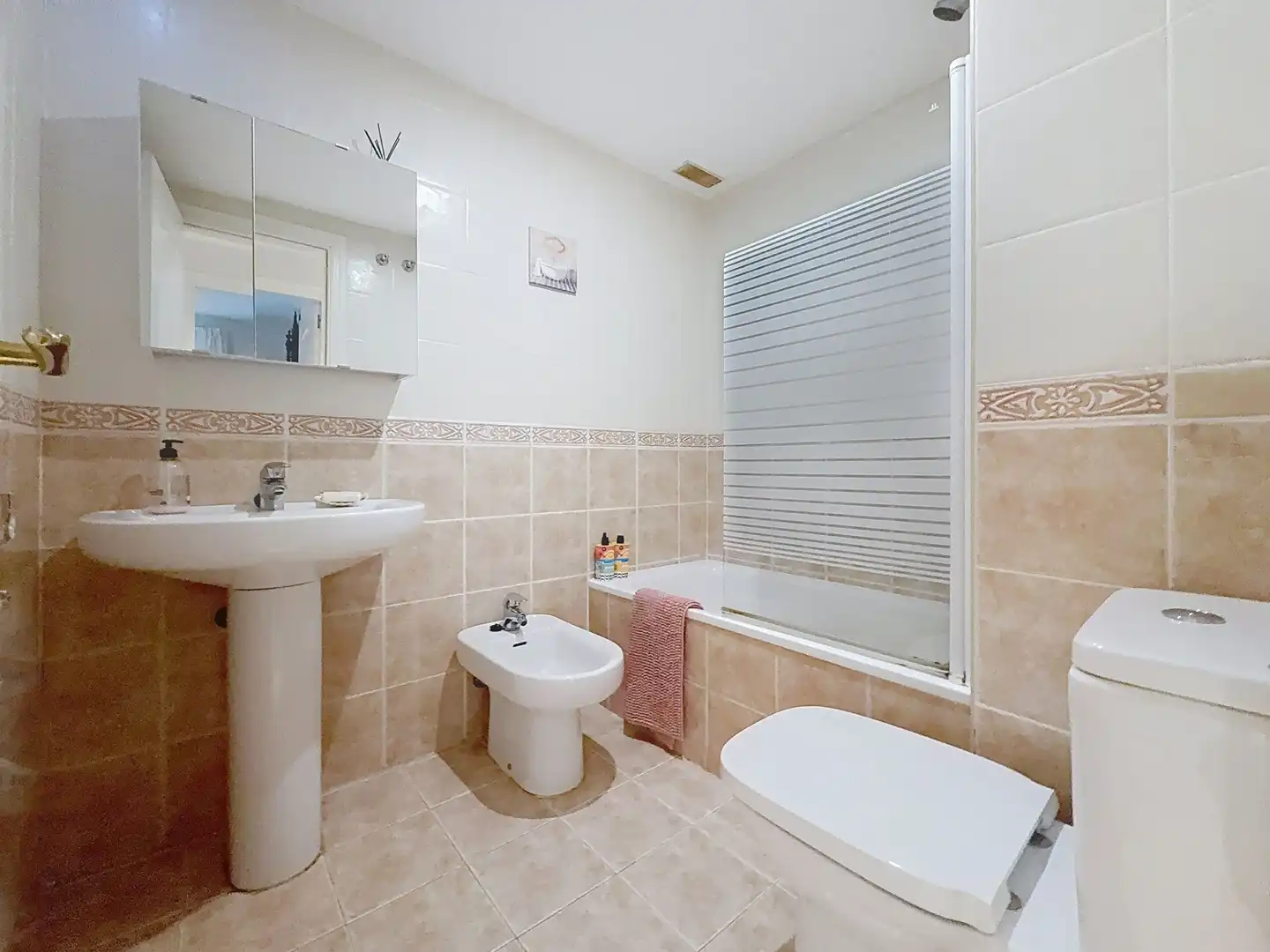 Bathroom of Flat for sale in Málaga  with Air Conditioner, Terrace and Community pool