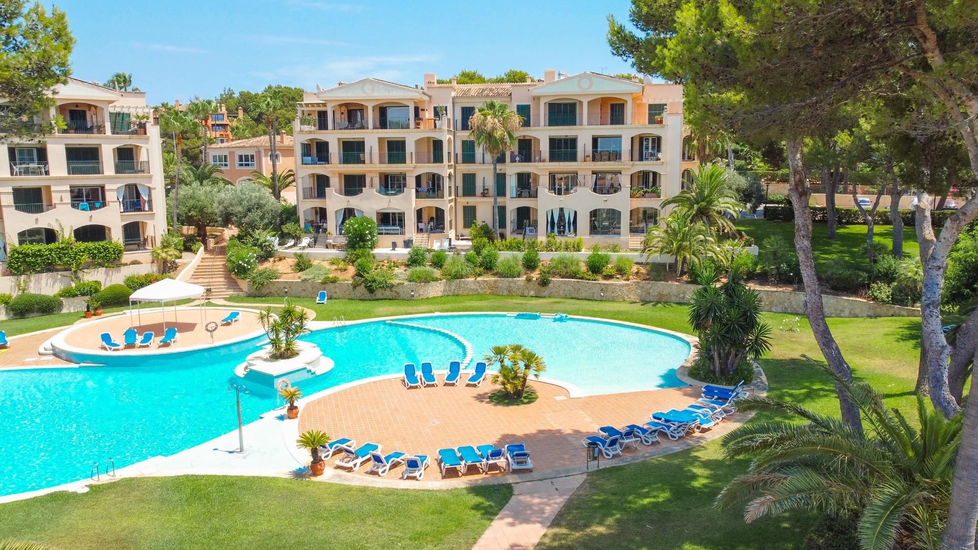 Piscina de Pis en venda en Calvià amb Aire condicionat, Calefacció i Jardí privat