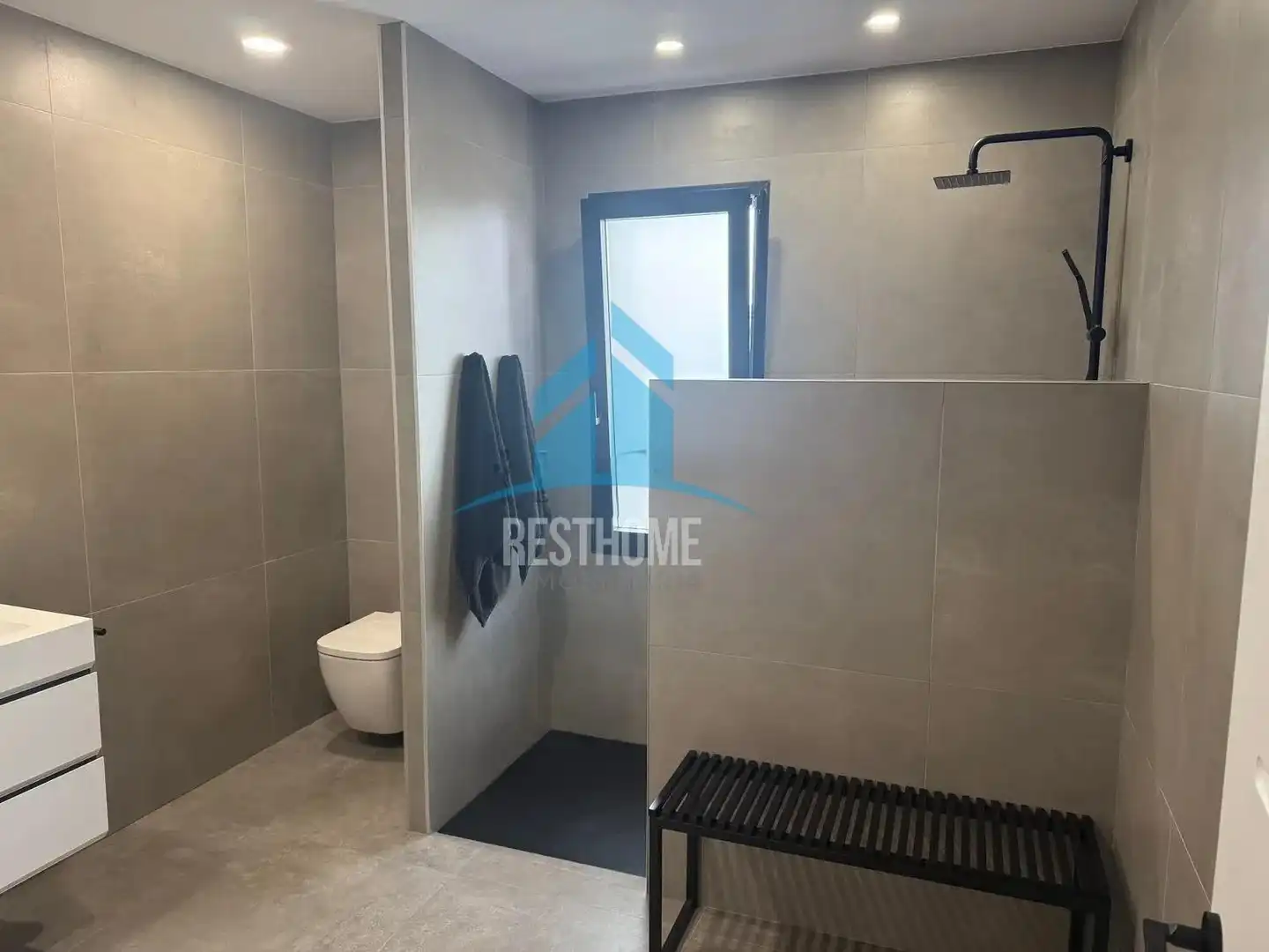 Bathroom of Houses for sale in Oliva  with Air Conditioner, Heating and Private garden