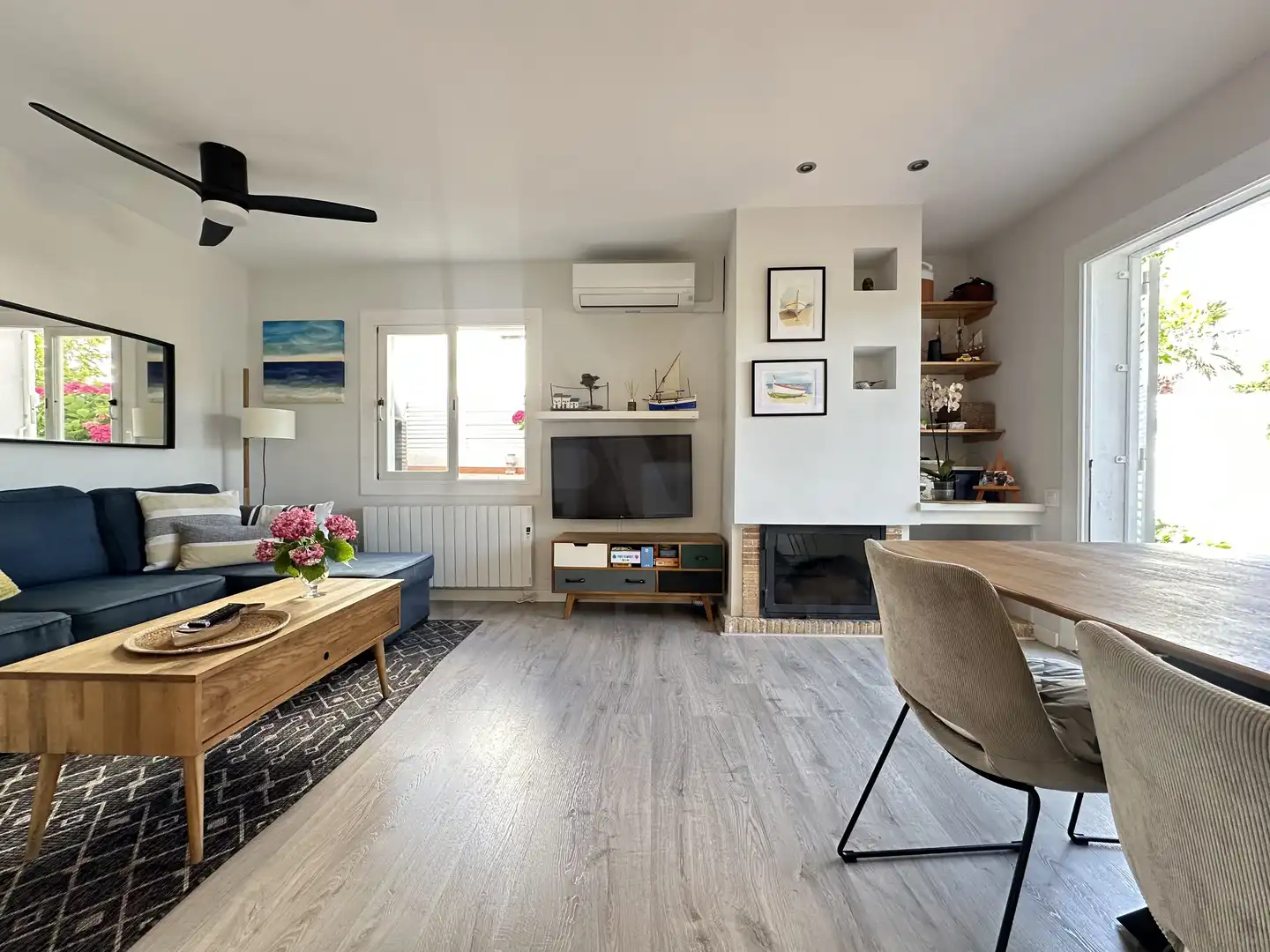 Living room of Houses for sale in Sant Pol de Mar  with Air Conditioner, Heating and Terrace