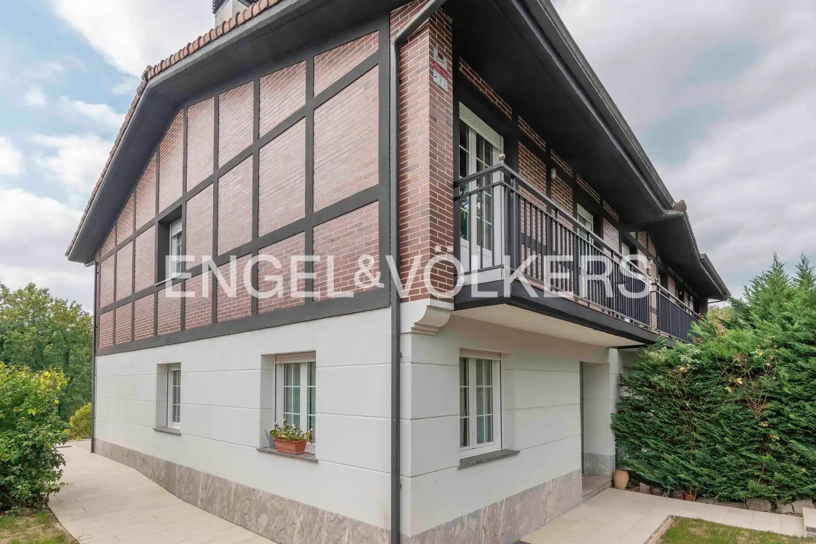 Reihenhaus mit Terrasse zum Verkauf in Amorebieta-Etxano