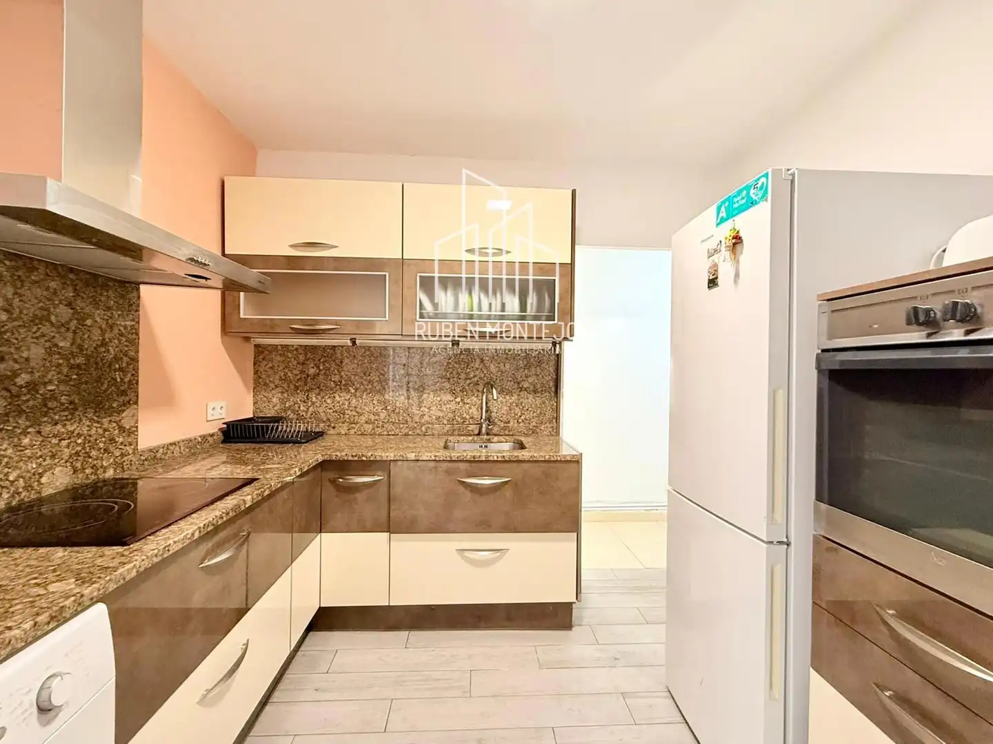 Kitchen of Flat for rent in Salamanca  with Heating, Terrace and Furnished