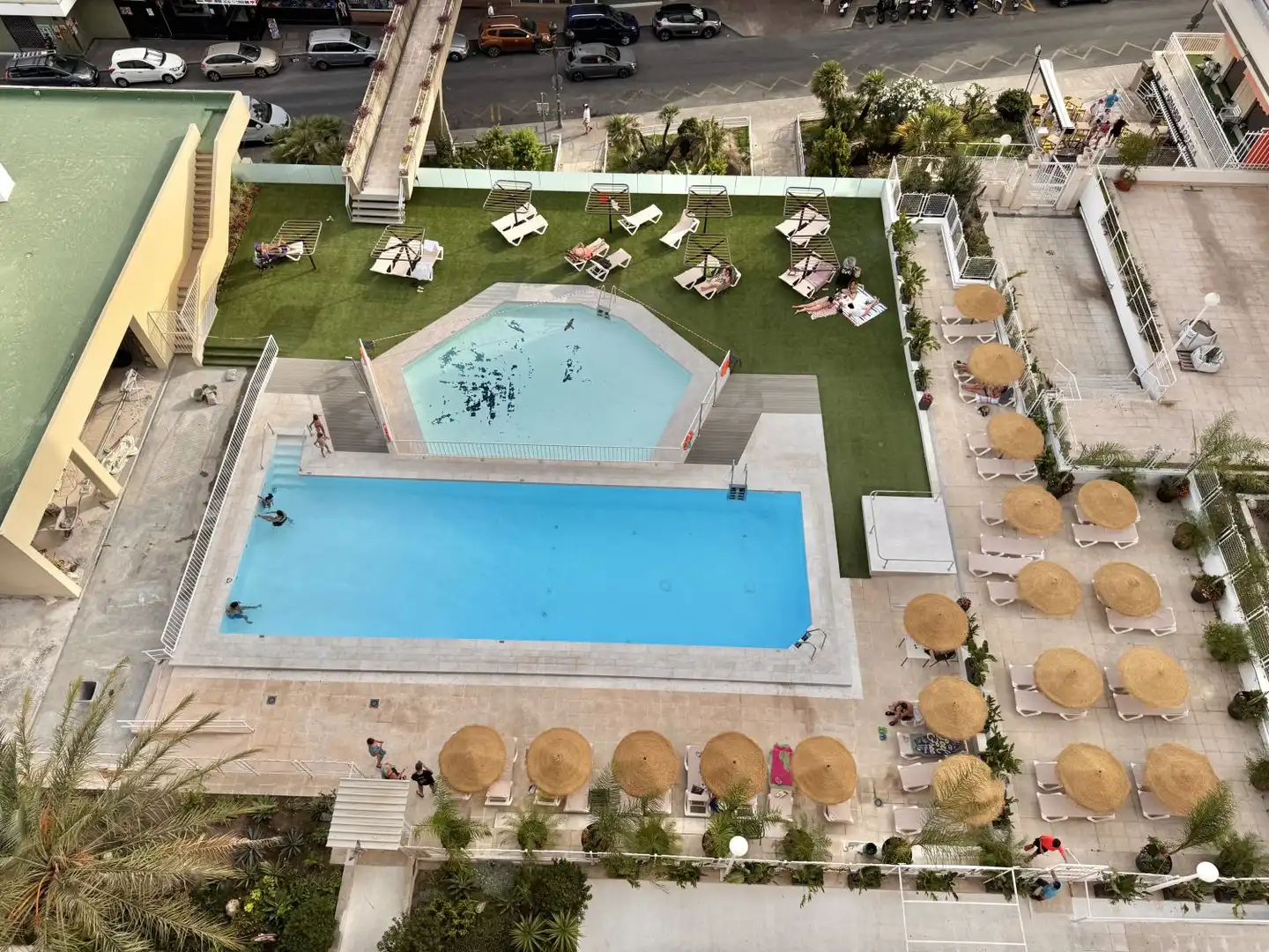 Piscina de Apartamento en venta en Torremolinos con Aire acondicionado, Calefacción y Trastero