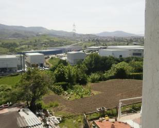 Vista exterior de Pis en venda en Santurtzi  amb Calefacció
