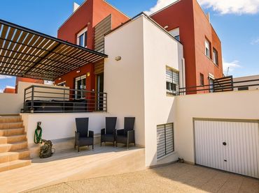 Casa amb balcó en venda a Algorfa
