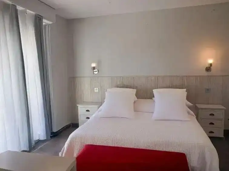 Habitación de Casa adosada en venta en Marbella con Aire acondicionado, Jardín privado y Piscina