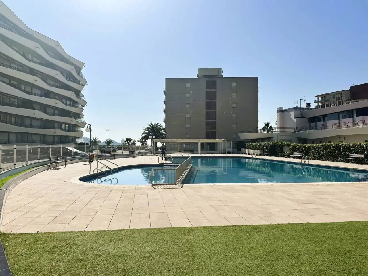 Piscina de Piso en venta en L'Estartit con Aire acondicionado, Parquet y Terraza
