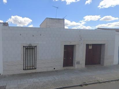 Exterior view of Single-family semi-detached for sale in Villafranca de los Barros